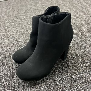 Heeled ankle boot